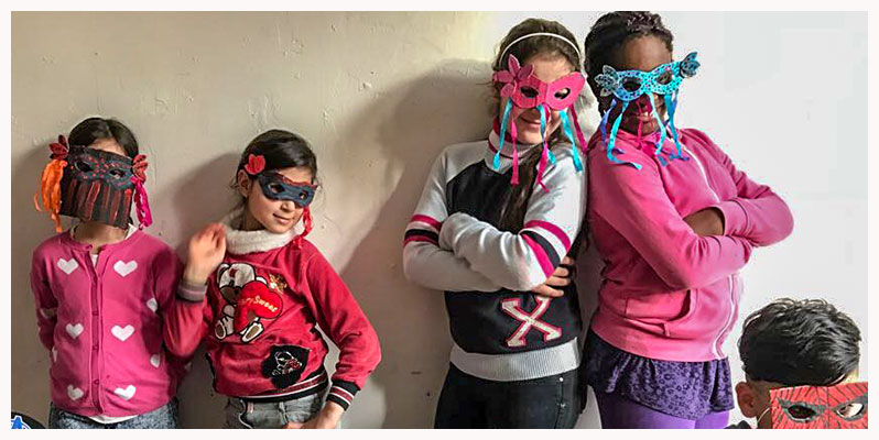 herzog-stiftung-koeniginnenundhelden-masken